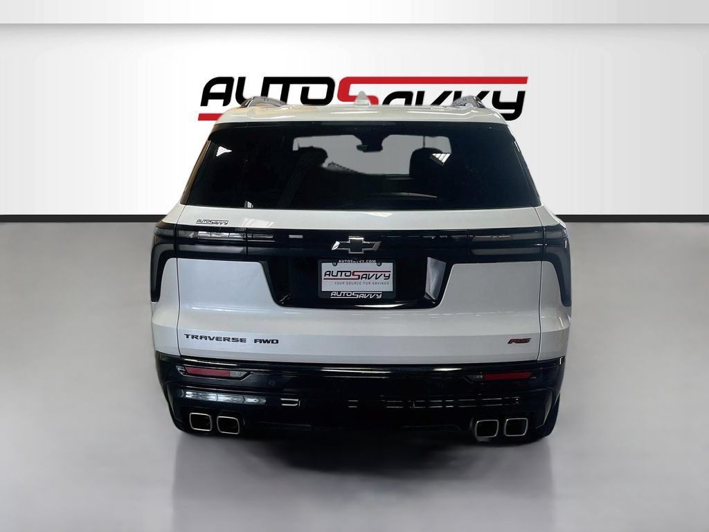 Used 2025 Chevrolet Traverse RS w/ LPO, Floor Liner Package AWD/4WD image 6
