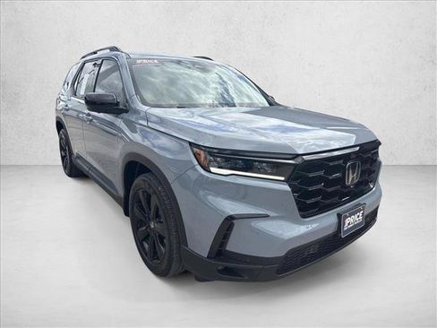 Used 2025 Honda Pilot Black Edition image 7