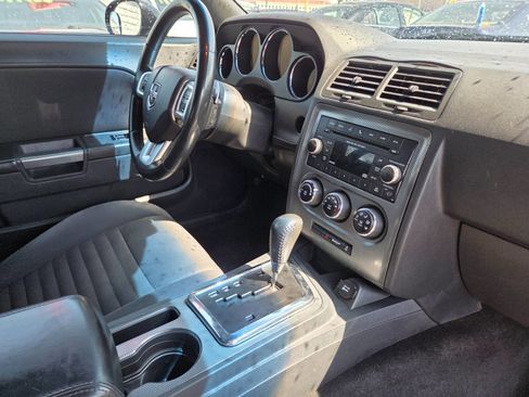 Used 2013 Dodge Challenger R/T image 13