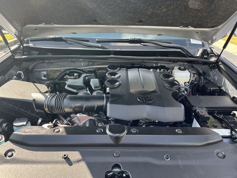 Used 2024 Toyota 4Runner TRD Off-Road image 33