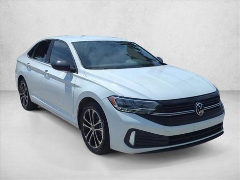 Used 2024 Volkswagen Jetta Sport FWD image 3