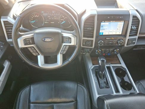 Used 2019 Ford F150 Lariat w/ Trailer Tow Package image 27