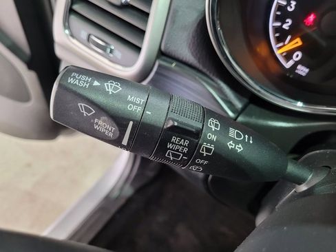 Used 2020 Jeep Grand Cherokee Altitude image 49