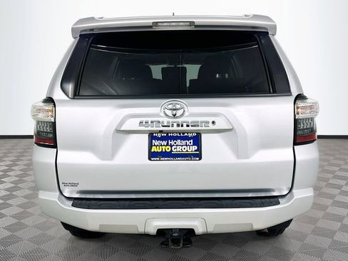Used 2018 Toyota 4Runner SR5 image 6