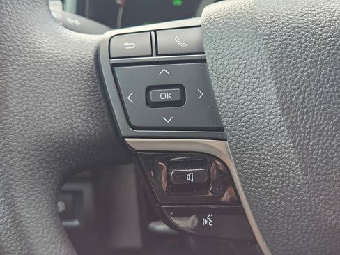 Used 2025 Toyota Camry LE w/ Convenience Package FWD image 22