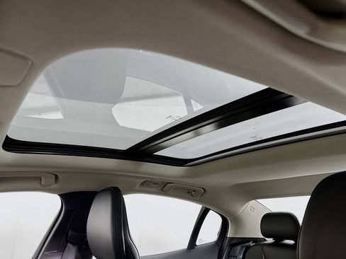 Used 2025 Volvo S60 B5 Core image 25