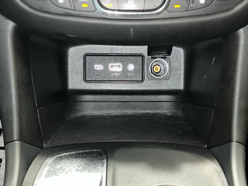 Used 2021 Chevrolet Equinox LT image 28