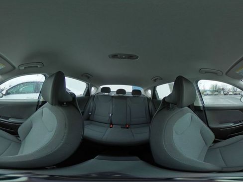 Used 2025 Kia K4 LXS image 41