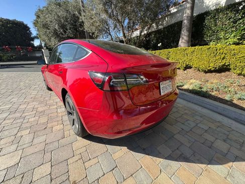 Used 2022 Tesla Model 3 Standard Range image 5