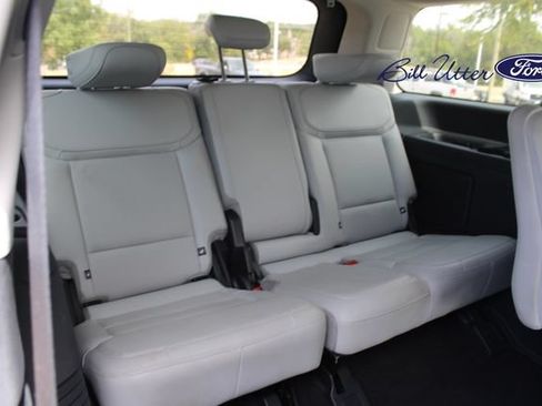 Used 2025 Ford Expedition Platinum w/ Driver's Package AWD/4WD image 14
