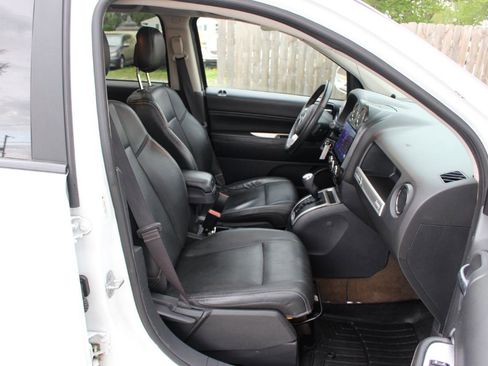 Used 2016 Jeep Compass High Altitude AWD/4WD image 38