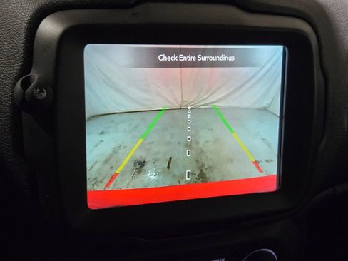 Certified 2021 Jeep Renegade Limited w/ Luxury Group II image 5