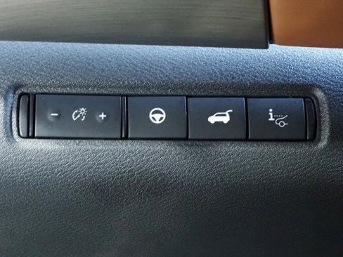 Used 2023 Nissan Pathfinder Platinum FWD image 30