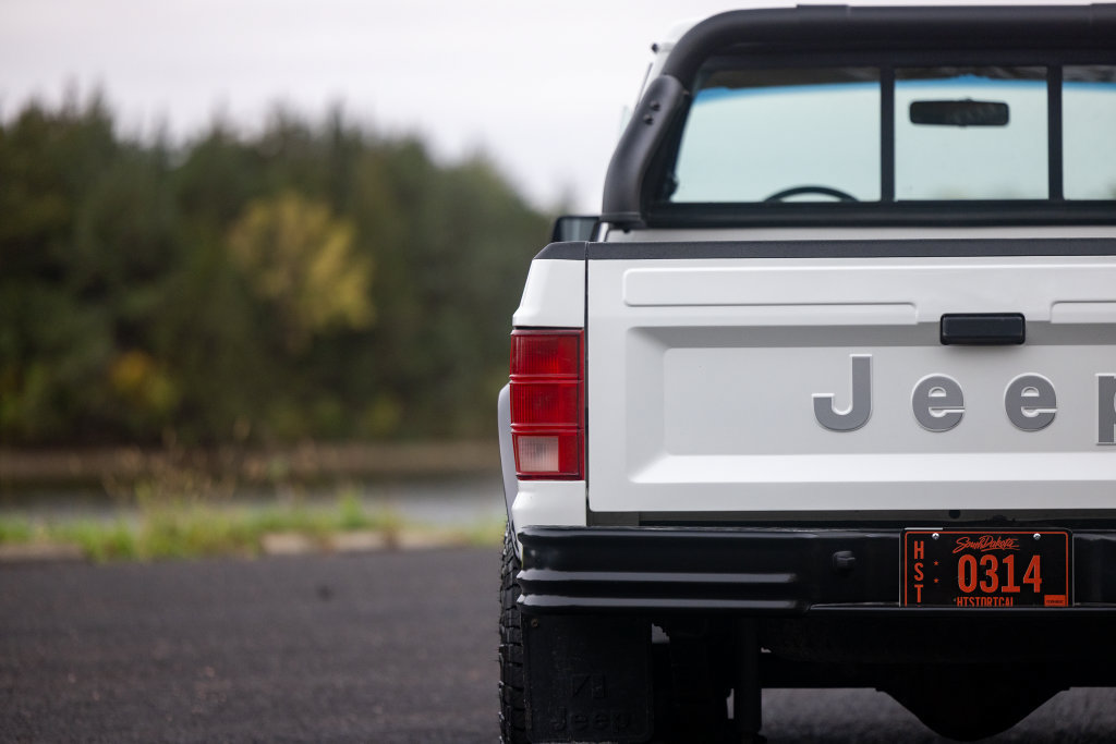 Used 1988 Jeep Comanche Pioneer AWD/4WD image 21