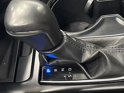 Used 2019 Toyota Camry SE w/ Convenience Package FWD image 26
