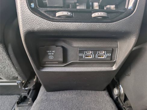 Used 2023 Jeep Grand Cherokee Altitude AWD/4WD image 15