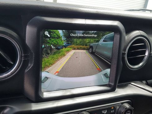 Used 2020 Jeep Gladiator Overland AWD/4WD image 20