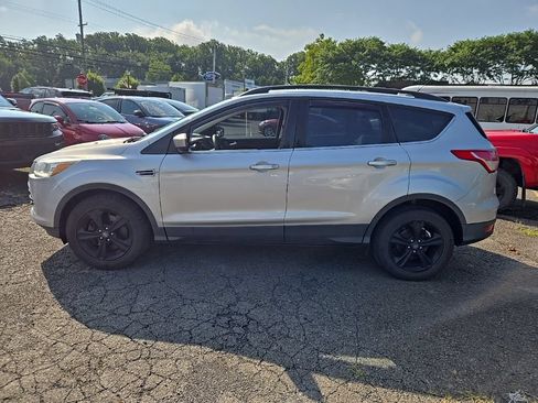 Used 2016 Ford Escape SE w/ Equipment Group 201A AWD/4WD image 9