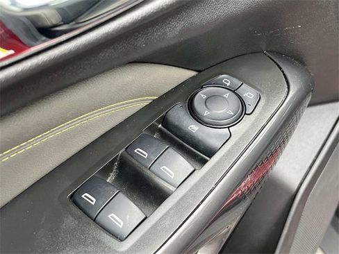 Used 2024 Chevrolet Trax ACTIV w/ Sunroof Package image 28