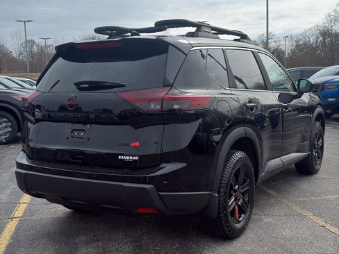 Certified 2025 Nissan Rogue SV image 5