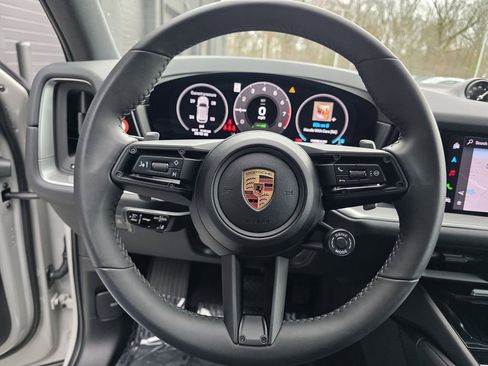 Certified 2025 Porsche Cayenne image 22