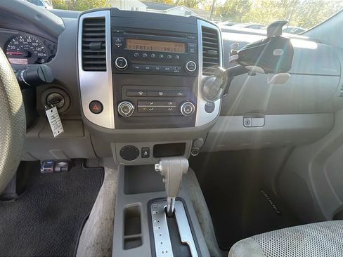 Used 2014 Nissan Frontier S image 12