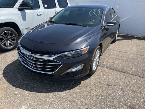 Used 2022 Chevrolet Malibu LT FWD image 3