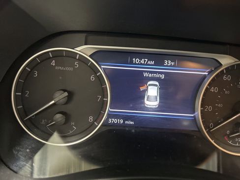 Used 2024 Nissan Sentra SV image 3