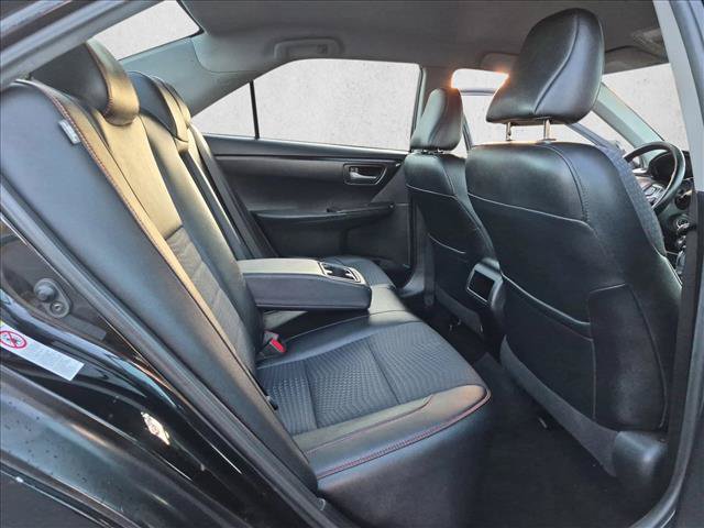 Used 2015 Toyota Camry SE FWD image 19