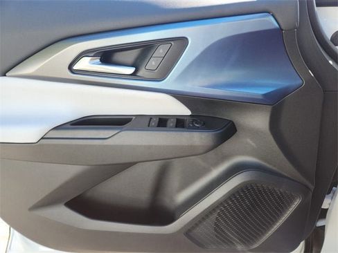 New 2026 Chevrolet Equinox EV LT image 19