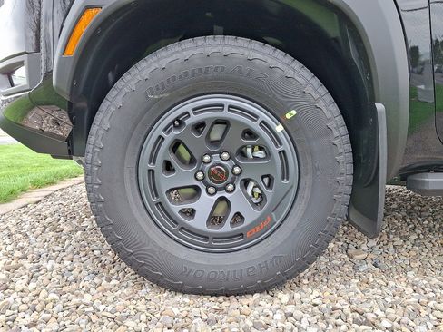 New 2026 Nissan Frontier PRO-4X w/ Pro-4x Convenience Package AWD/4WD image 4