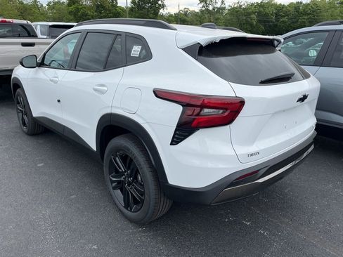 New 2026 Chevrolet Trax ACTIV FWD image 4