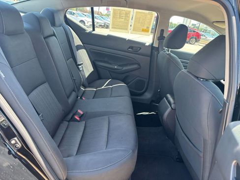 Used 2025 Nissan Altima 2.5 SV FWD image 25