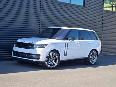Used 2023 Land Rover Range Rover SE AWD/4WD image 2