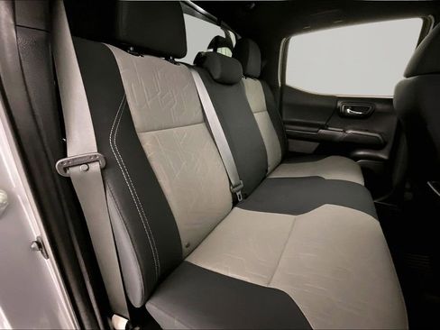 Used 2020 Toyota Tacoma TRD Off-Road w/ Technology Package image 21