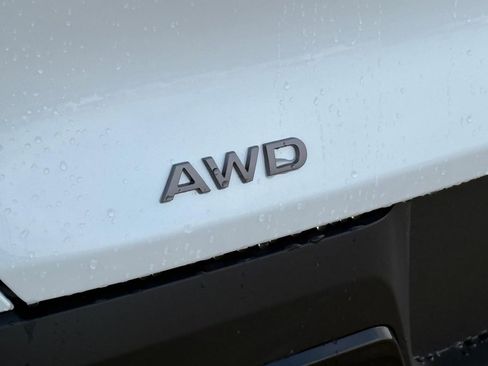 New 2026 Nissan Murano SV image 9