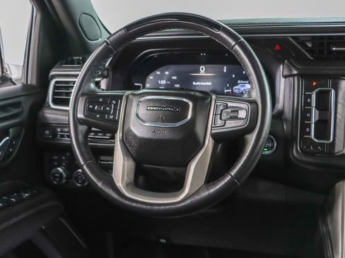 Used 2023 GMC Yukon Denali image 13