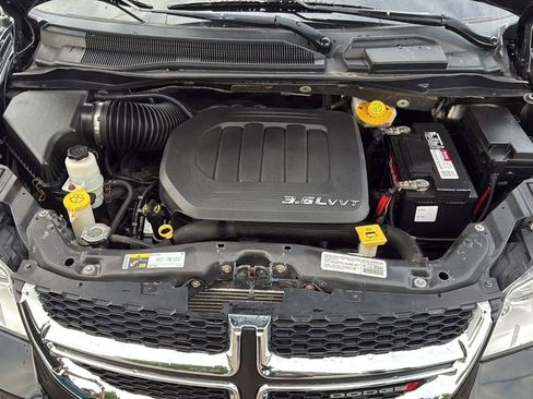 Used 2014 Dodge Grand Caravan R/T w/ Driver Convenience Group FWD image 21