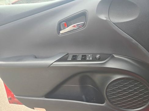 Used 2019 Toyota Prius Prime Advanced image 14