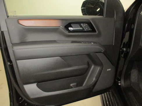 New 2026 GMC Yukon Denali w/ Sun & Power Step Package AWD/4WD image 16