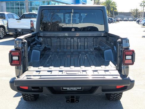 Used 2024 Jeep Gladiator Sport image 5