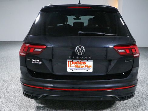 Used 2022 Volkswagen Tiguan SE R-Line AWD/4WD image 8