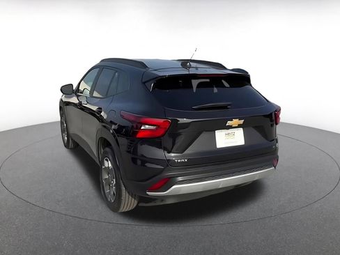 Used 2025 Chevrolet Trax LT image 14