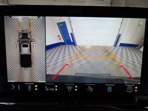 Used 2023 Chevrolet Silverado 1500 ZR2 image 15