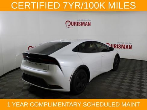 Used 2025 Toyota Prius LE FWD image 8