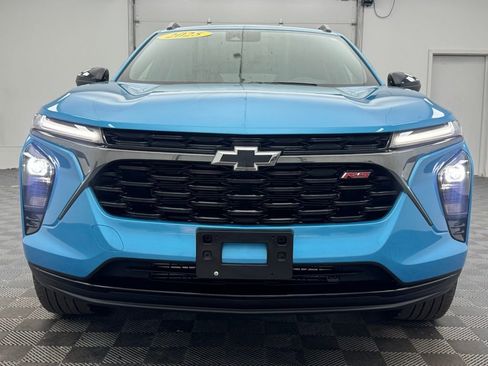 Used 2025 Chevrolet Trax RS FWD image 12