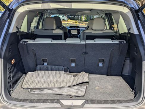 Used 2022 Subaru Ascent Limited w/ Technology Package image 28