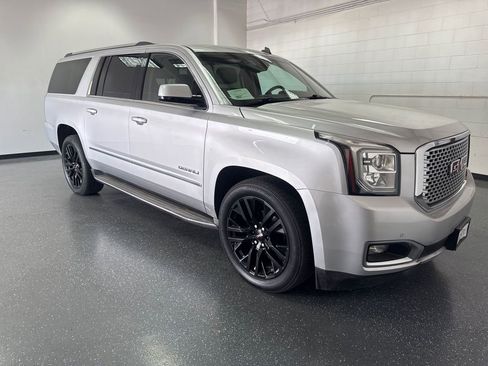 Used 2015 GMC Yukon XL Denali w/ Touring Package AWD/4WD image 2