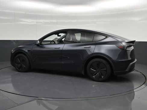 Used 2026 Tesla Model Y 2WD image 8