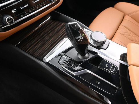 Used 2023 BMW 530i xDrive w/ Premium Package AWD/4WD image 39